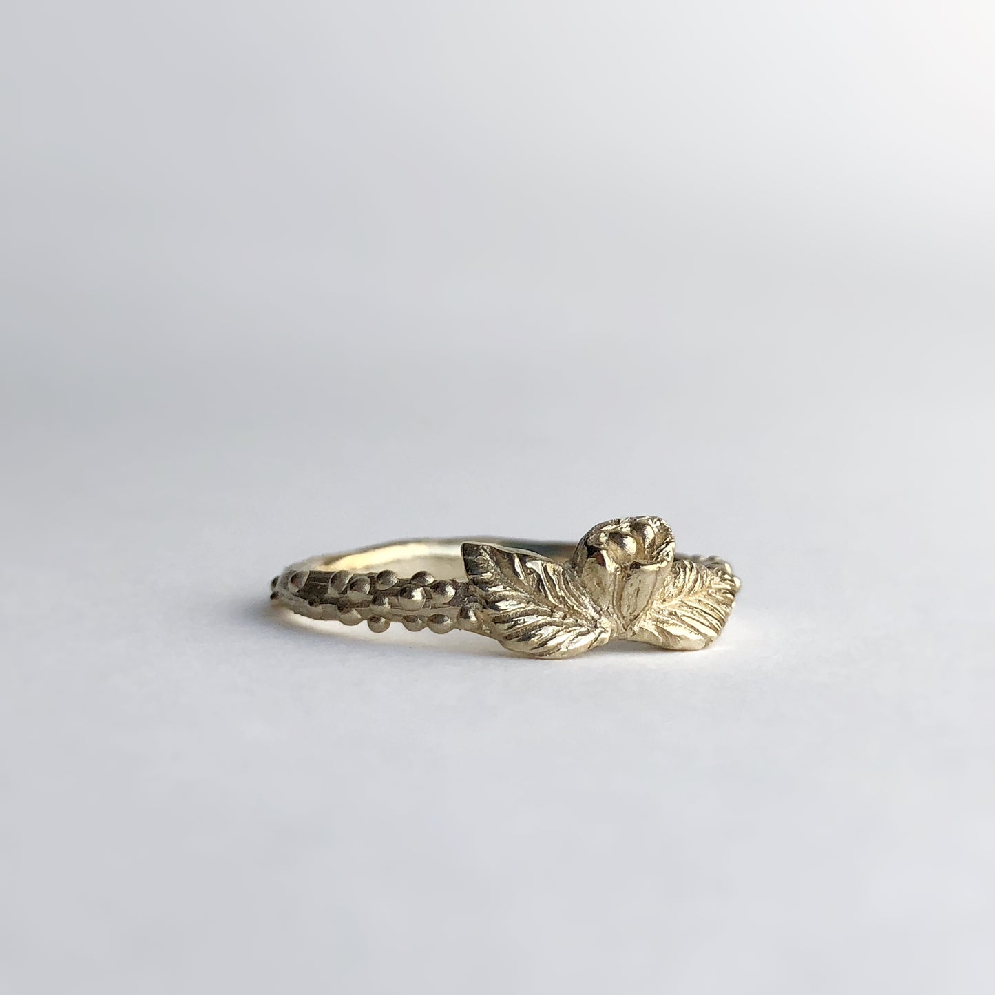 Flower Ring - 9K Gold